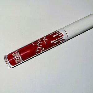 Kylie Cosmetics Liquid Lipstick - Vibrant Red